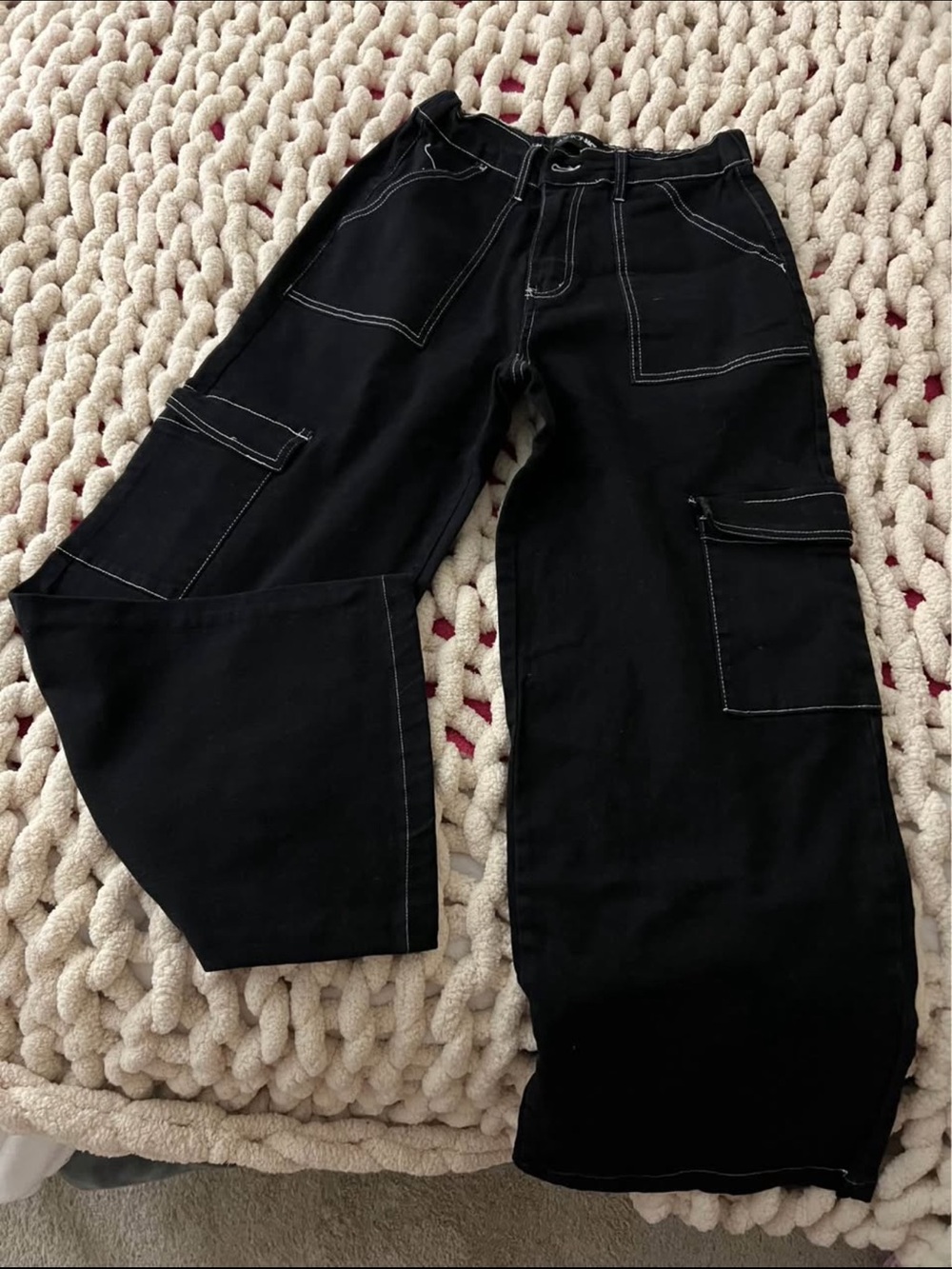 Fashion Nova Black Wide Leg Cargo Pants with Contrast Stitching